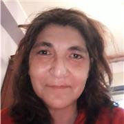 Laureata in Giurisprudenza, ha esercitato la professione forense insegna materie giuridiche